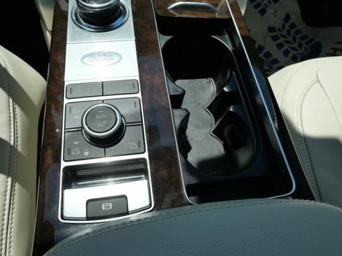 Used 2021 Land Rover Range Rover AWD/4WD image 19