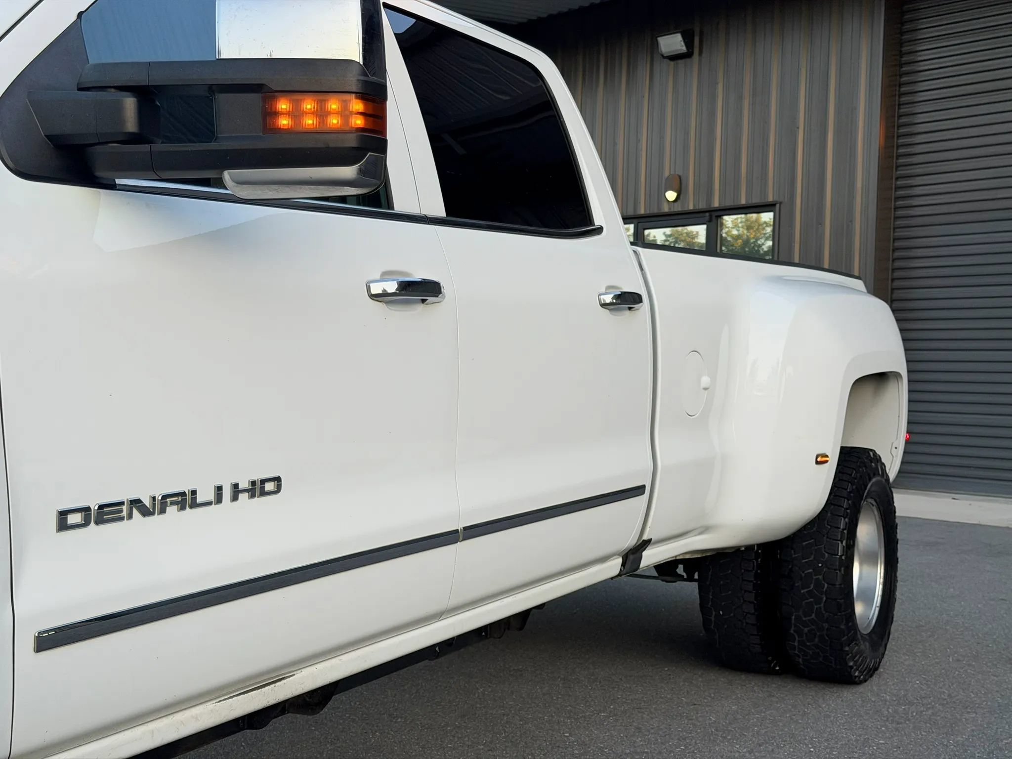 Used 2017 GMC Sierra 3500 Denali w/ Duramax Plus Package AWD/4WD image 17