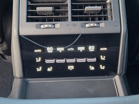 Used 2025 Porsche Panamera 4 image 34