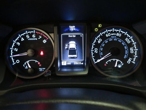 Used 2023 Toyota Tacoma TRD Off-Road image 15