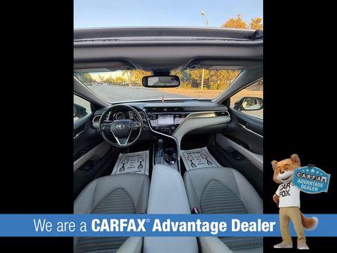 Used 2018 Toyota Camry SE w/ Moonroof Package FWD image 49