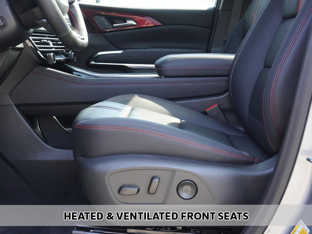 Used 2026 Chevrolet Traverse RS AWD/4WD image 9