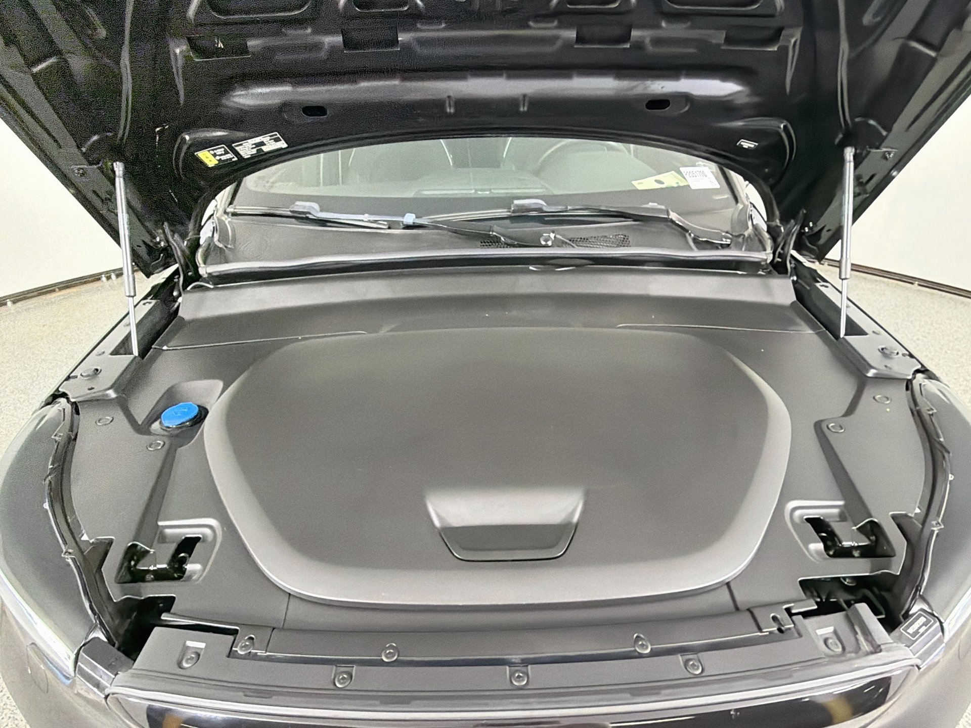Certified 2023 Volvo C40 P8 Recharge Ultimate AWD/4WD image 31