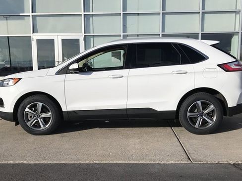 Certified 2021 Ford Edge SEL w/ Convenience Package image 4