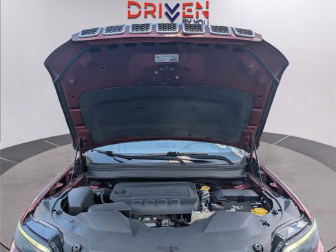 Used 2019 Jeep Cherokee Latitude w/ Popular Appearance Group FWD image 11