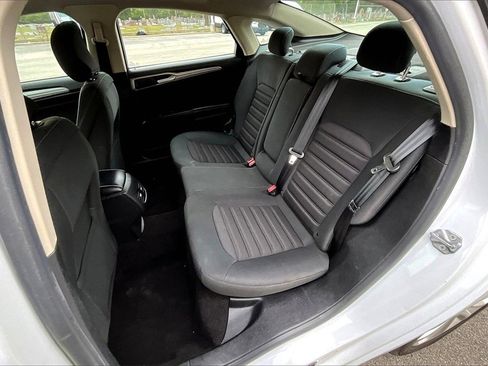 Certified 2019 Ford Fusion SE image 24