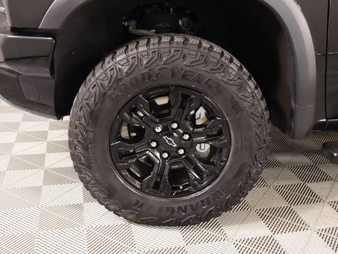 Used 2023 Chevrolet Silverado 1500 ZR2 w/ Technology Package AWD/4WD image 19