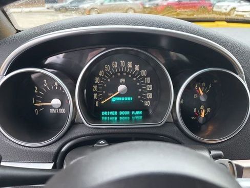 Used 2005 Chevrolet SSR w/ Preferred Equipment Group image 14