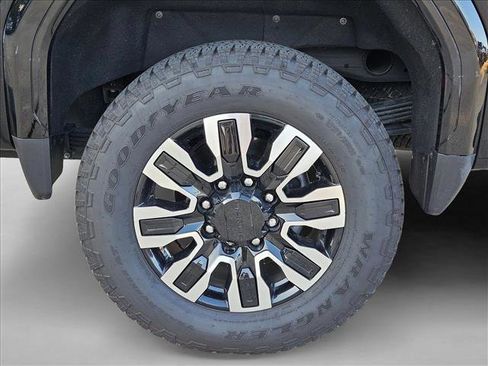 Used 2025 GMC Sierra 2500 Denali Ultimate AWD/4WD image 25