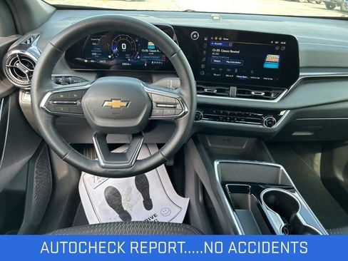 Certified 2025 Chevrolet Equinox LT AWD/4WD image 2