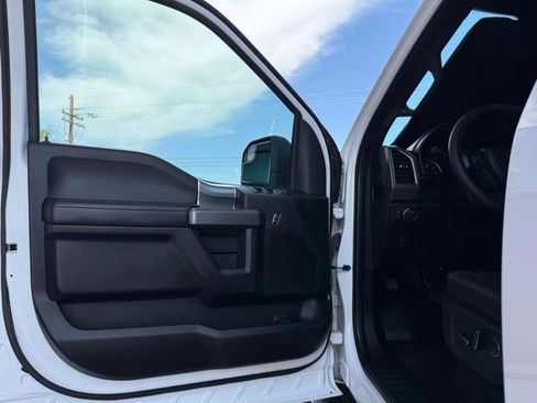 Used 2016 Ford F150 XLT w/ Equipment Group 302A Luxury AWD/4WD image 35