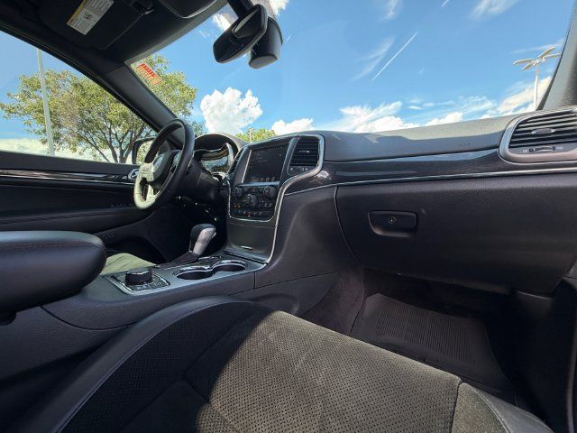 Used 2017 Jeep Grand Cherokee Trailhawk AWD/4WD image 20