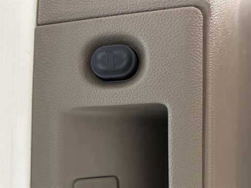 Used 2015 Chevrolet Tahoe LTZ image 31