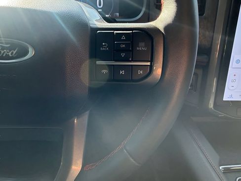 Used 2024 Ford Expedition Limited AWD/4WD image 16