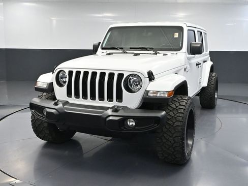 Used 2021 Jeep Wrangler Unlimited Sahara AWD/4WD image 13