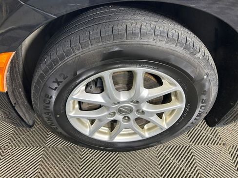 Used 2017 Chrysler Pacifica Touring FWD image 11