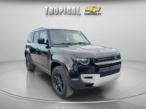 Used 2025 Land Rover Defender 110 S AWD/4WD image 4
