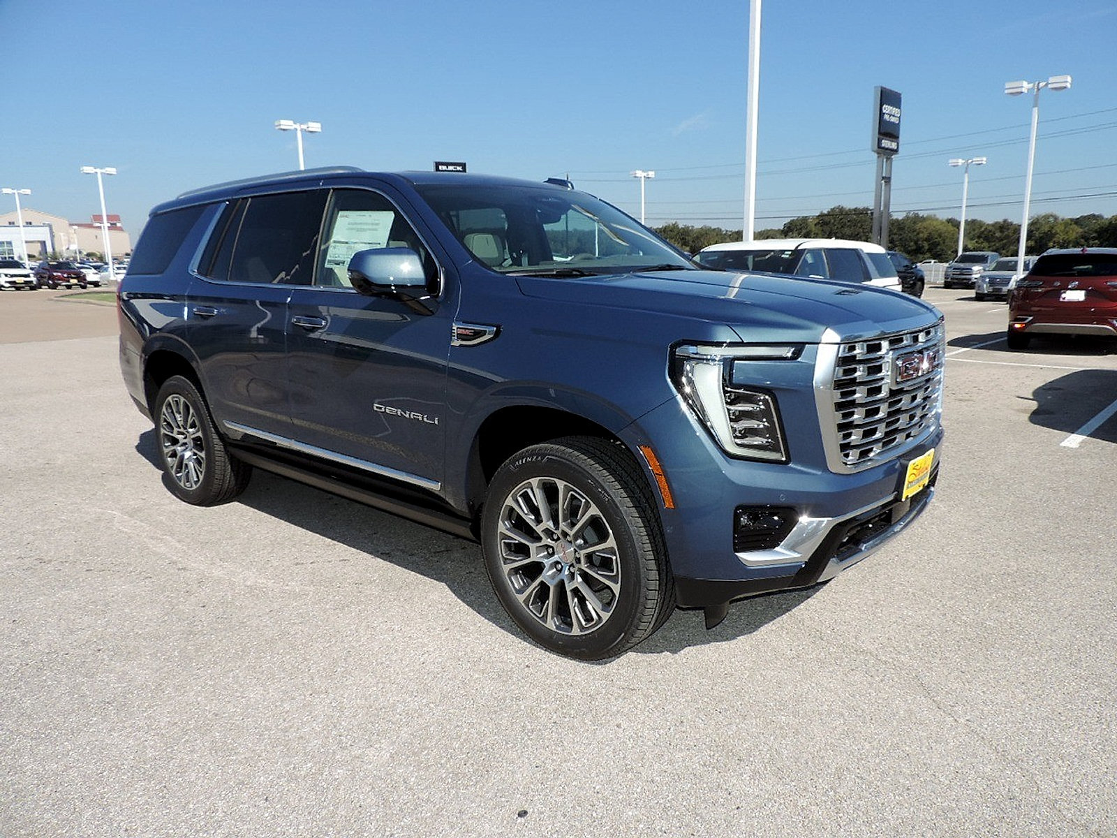 New 2027 GMC Yukon Denali w/ Denali Reserve Package AWD/4WD image 3