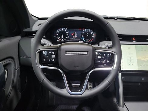 New 2024 Land Rover Discovery Sport Dynamic SE image 24