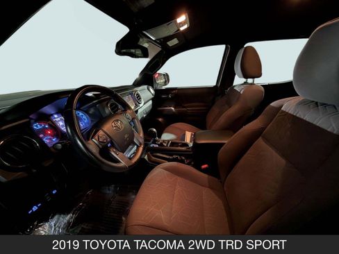 Used 2019 Toyota Tacoma TRD Sport w/ Exterior Package image 12