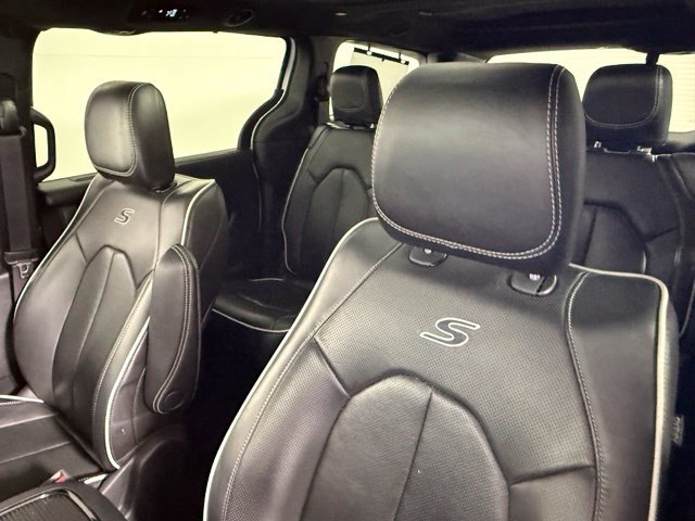 Used 2025 Chrysler Pacifica Limited FWD image 40
