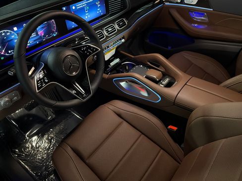 New 2026 Mercedes-Benz GLS 450 4MATIC image 9