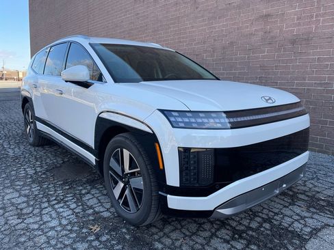 New 2026 Hyundai Ioniq 9 SEL w/ Tow & Go Package image 7