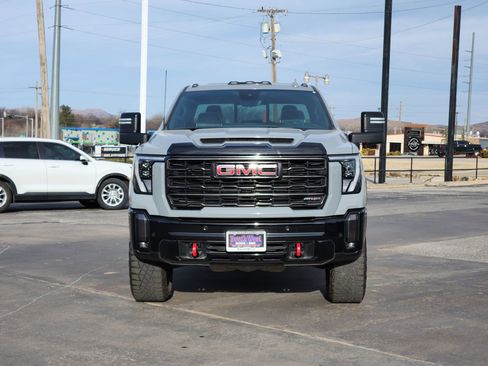 Certified 2024 GMC Sierra 2500 AT4X image 6
