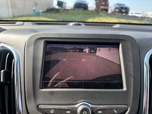 Used 2024 Chevrolet Equinox LT FWD image 46