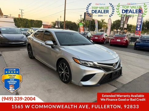 Used 2018 Toyota Camry SE image 9