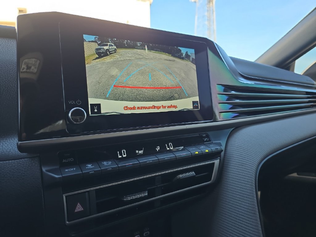 Used 2025 Toyota Camry SE w/ Convenience Package FWD image 20