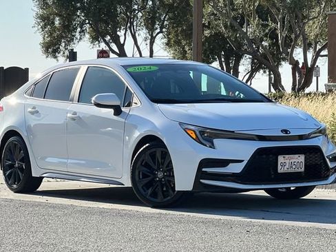 Used 2024 Toyota Corolla SE w/ SE Premium Package FWD image 1