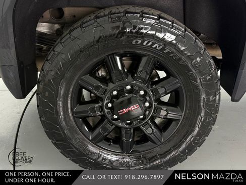 Used 2024 GMC Sierra 2500 AT4 w/ AT4 Premium Plus Package AWD/4WD image 13