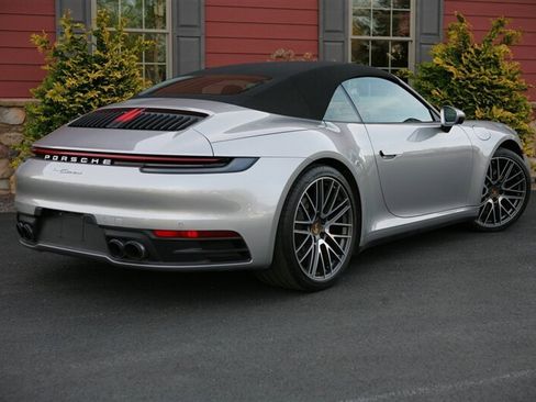 Used 2024 Porsche 911 Carrera w/ Premium Package RWD image 9