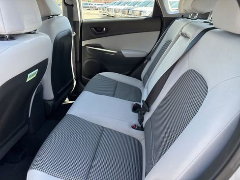 Used 2022 Hyundai Kona SE image 22