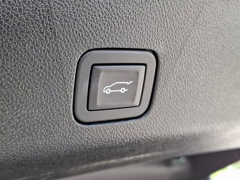 Used 2024 GMC Yukon Denali Ultimate AWD/4WD image 28