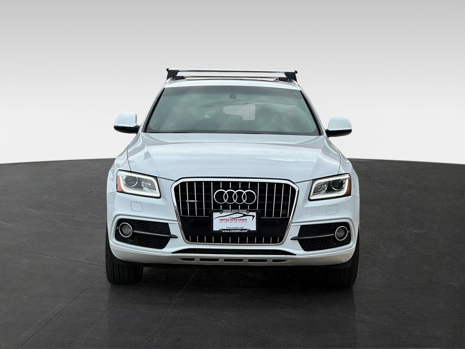 Used 2017 Audi Q5 2.0T Premium Plus w/ Technology Package AWD/4WD image 2