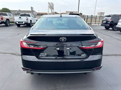 Used 2025 Toyota Camry SE FWD image 4