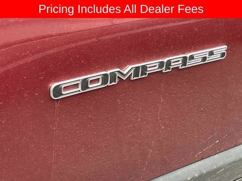 Used 2022 Jeep Compass Latitude w/ Convenience Group AWD/4WD image 3