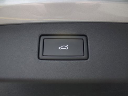 New 2026 Volkswagen Tiguan SE image 27