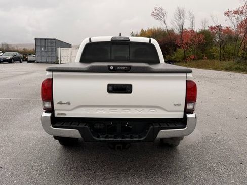 Used 2018 Toyota Tacoma SR5 image 4