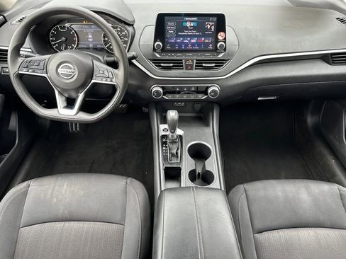 Certified 2022 Nissan Altima 2.5 SV image 13