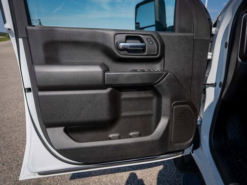 Used 2024 Chevrolet Silverado 2500 Custom w/ Custom Value Package image 19