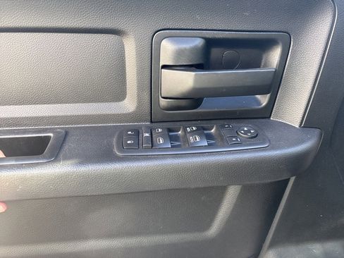 Used 2018 RAM 2500 Tradesman w/ Chrome Appearance Group image 8