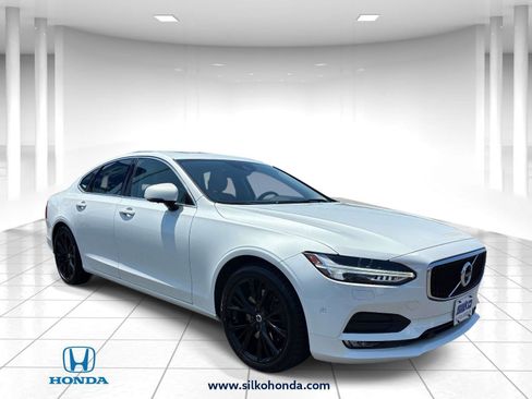 Used 2017 Volvo S90 T6 Momentum w/ Vision Package AWD/4WD image 1