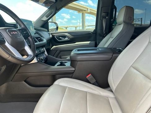 Used 2023 GMC Yukon SLT w/ SLT Premium Package RWD image 38