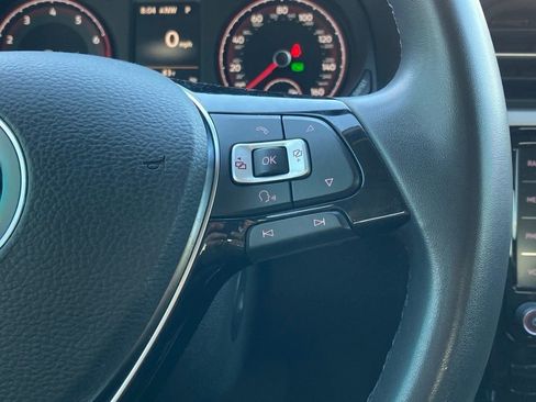 Used 2022 Volkswagen Passat 2.0T SE image 17