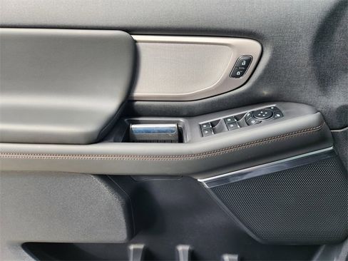 New 2025 Ford Expedition Active image 16