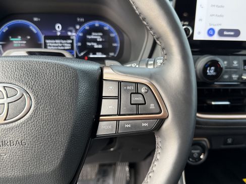Used 2026 Toyota Grand Highlander AWD Hybrid image 25
