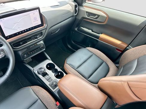 Used 2025 Ford Bronco Sport Outer Banks w/ Outer Banks Tech Package+ AWD/4WD image 23